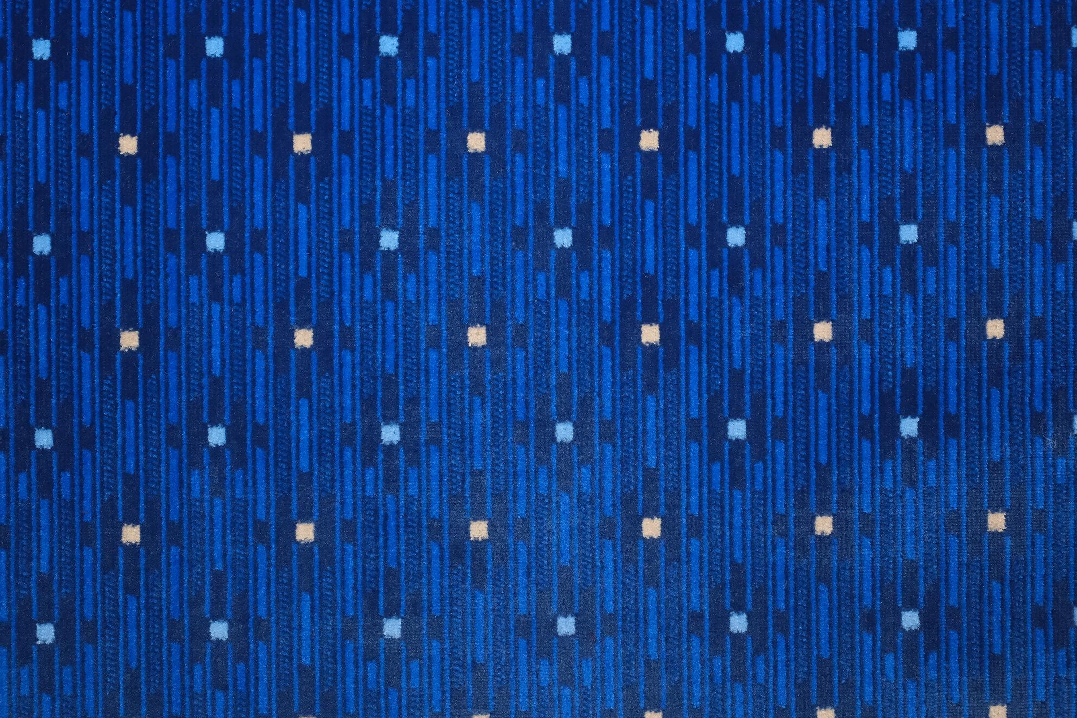 8773