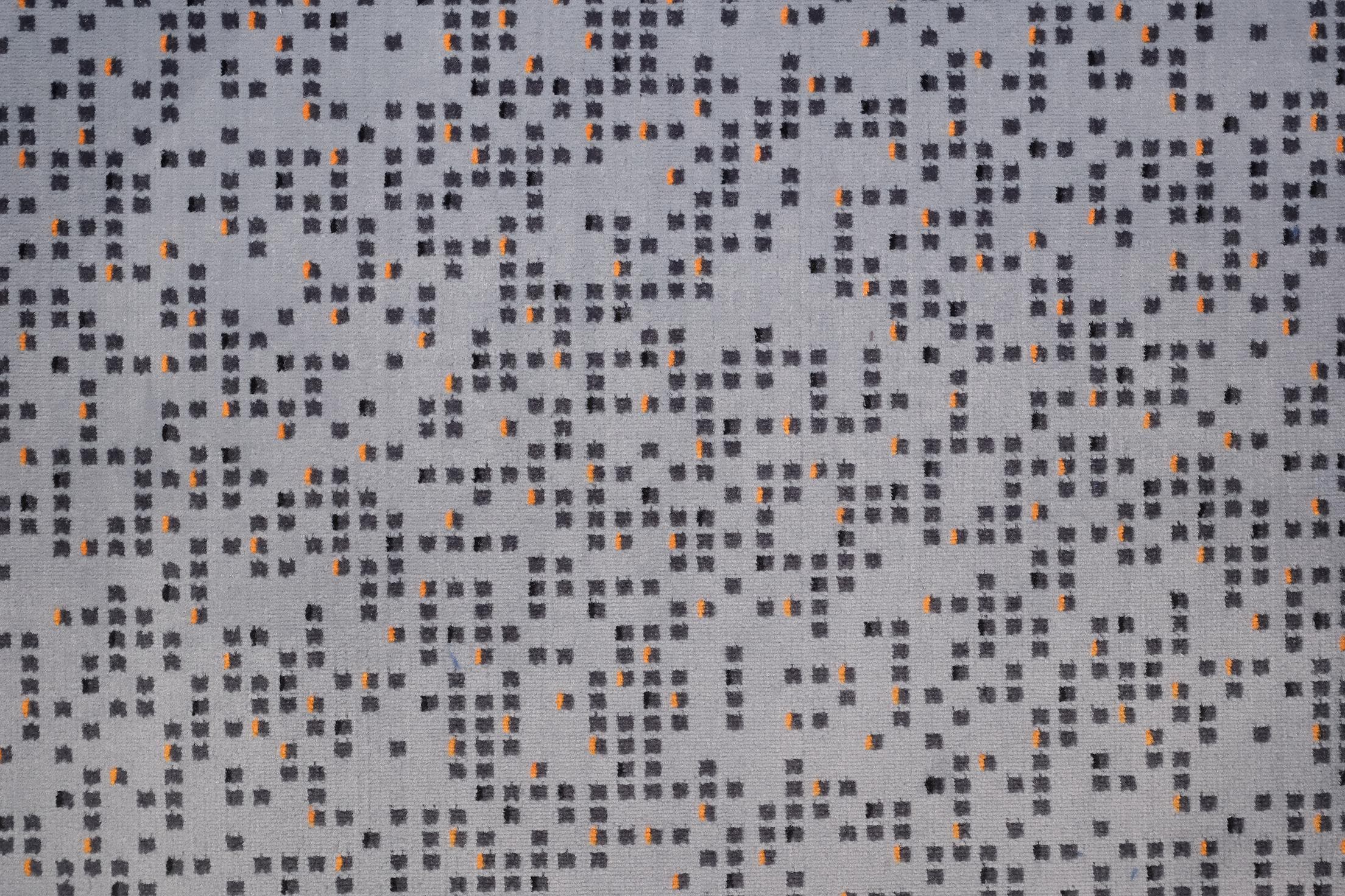 8772